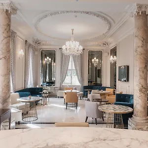 5* Hotel Genesis