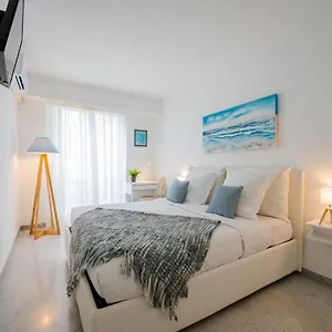 Le Victoria - Beau 2p Avec Vue Mer, Balcon, Piscine, Sauna Et Parking Prive Au Centre De Menton